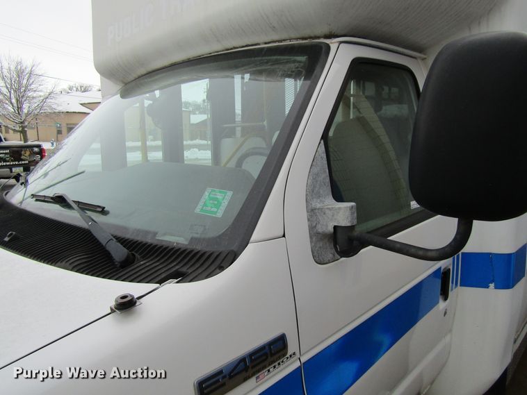 image for item GC9787 2009 Ford E450  shuttle bus