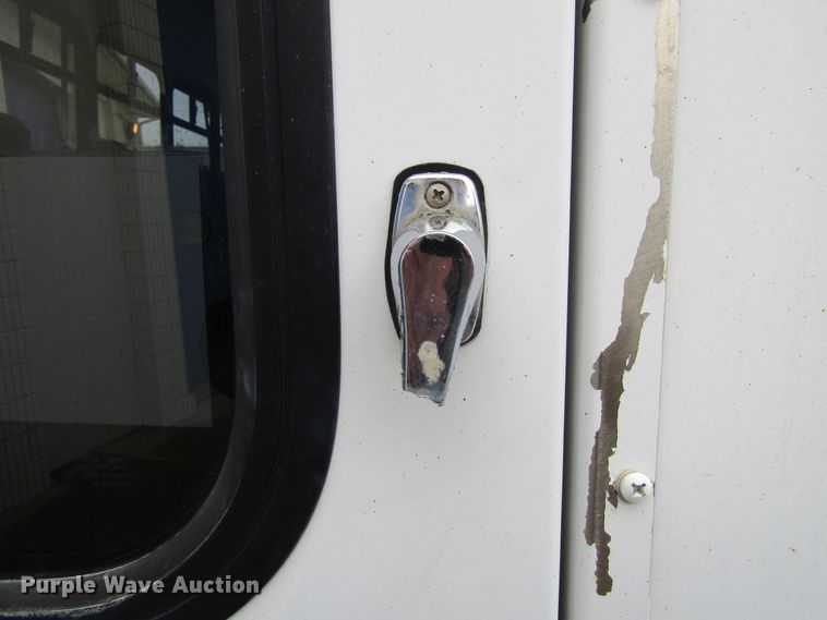 image for item GC9787 2009 Ford E450  shuttle bus