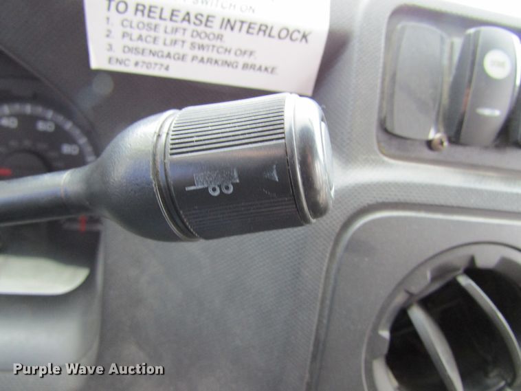 image for item GC9787 2009 Ford E450  shuttle bus