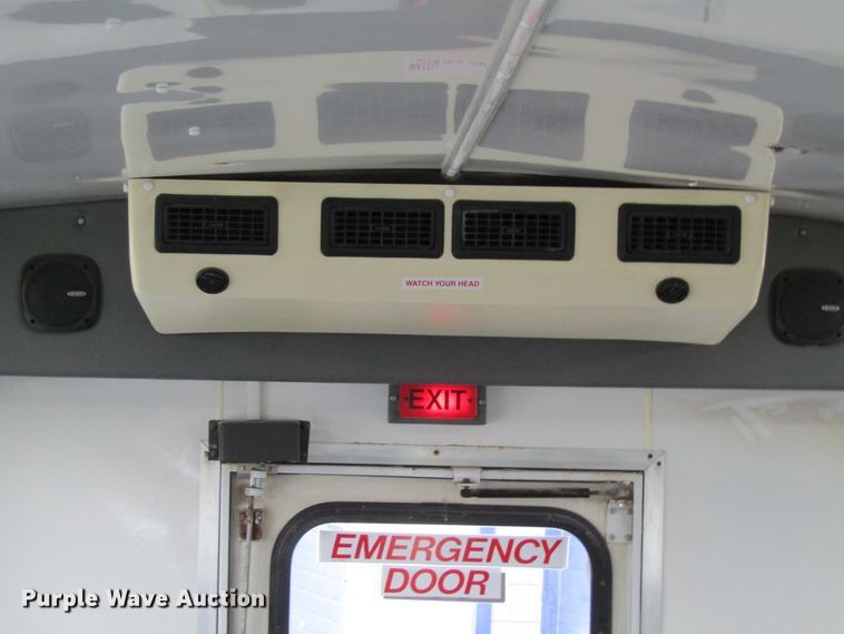 image for item GC9787 2009 Ford E450  shuttle bus