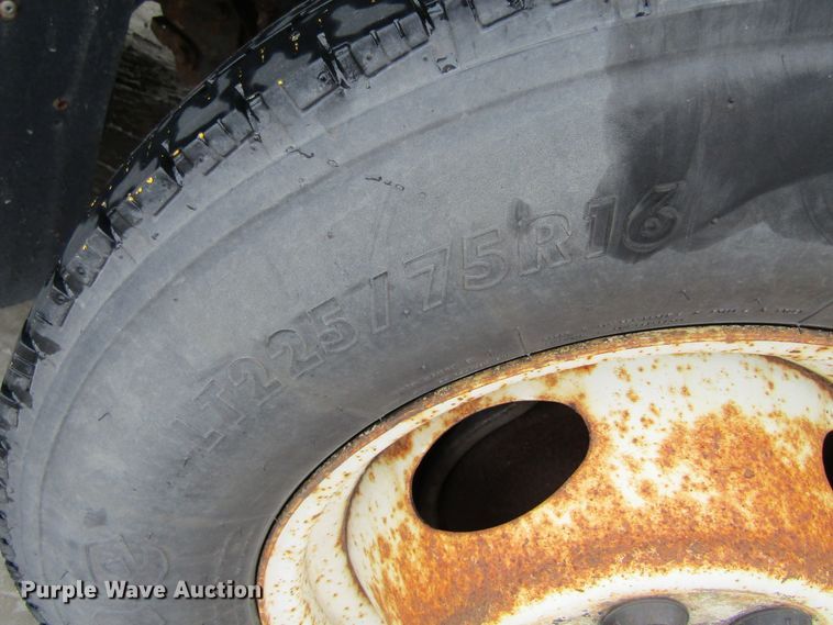 image for item GC9787 2009 Ford E450  shuttle bus