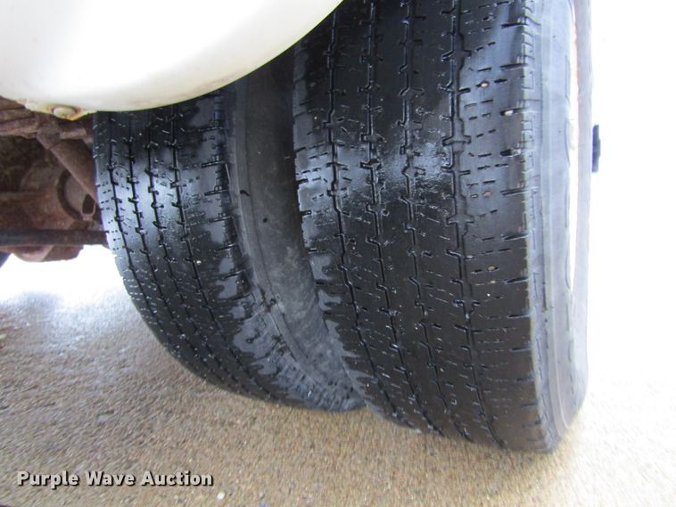 image for item GC9787 2009 Ford E450  shuttle bus