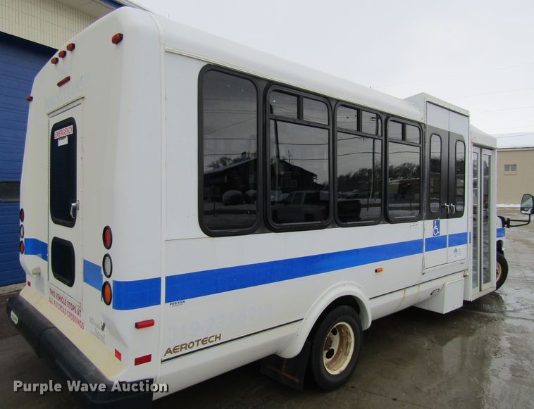 image for item GC9788 2009 Ford E450  shuttle bus