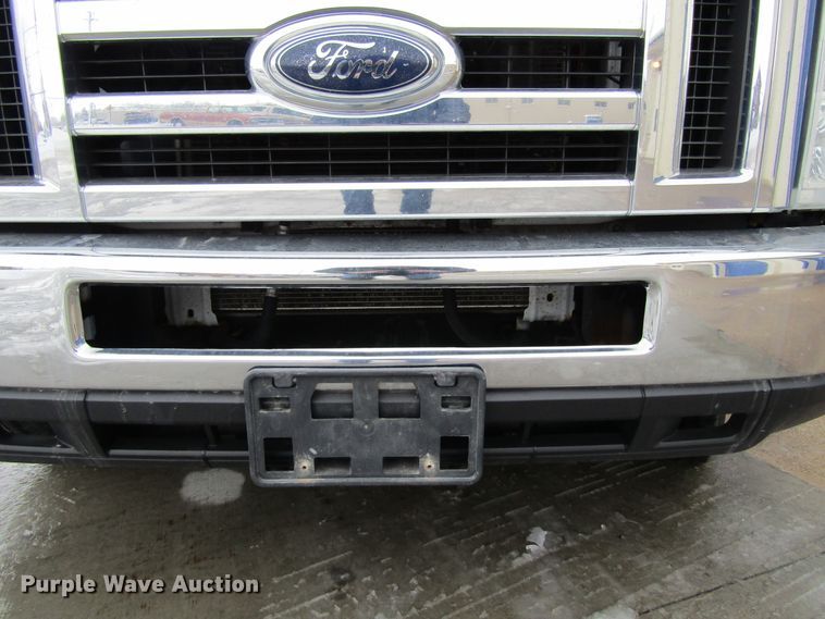 image for item GC9788 2009 Ford E450  shuttle bus