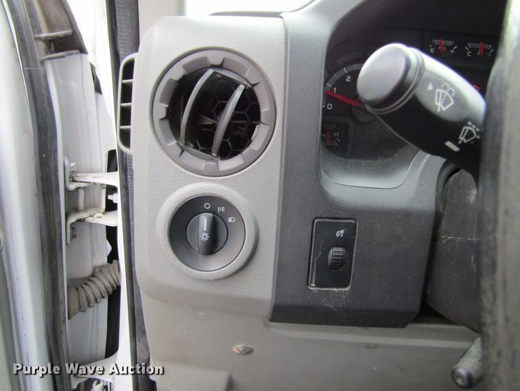 image for item GC9788 2009 Ford E450  shuttle bus