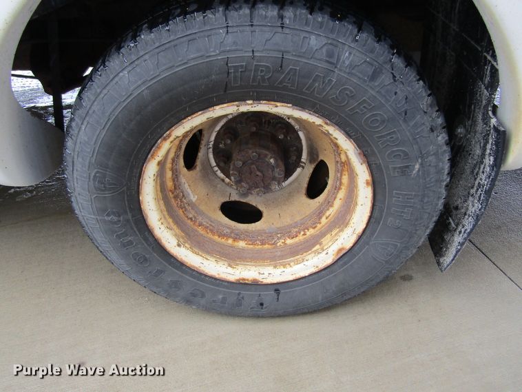 image for item GC9788 2009 Ford E450  shuttle bus