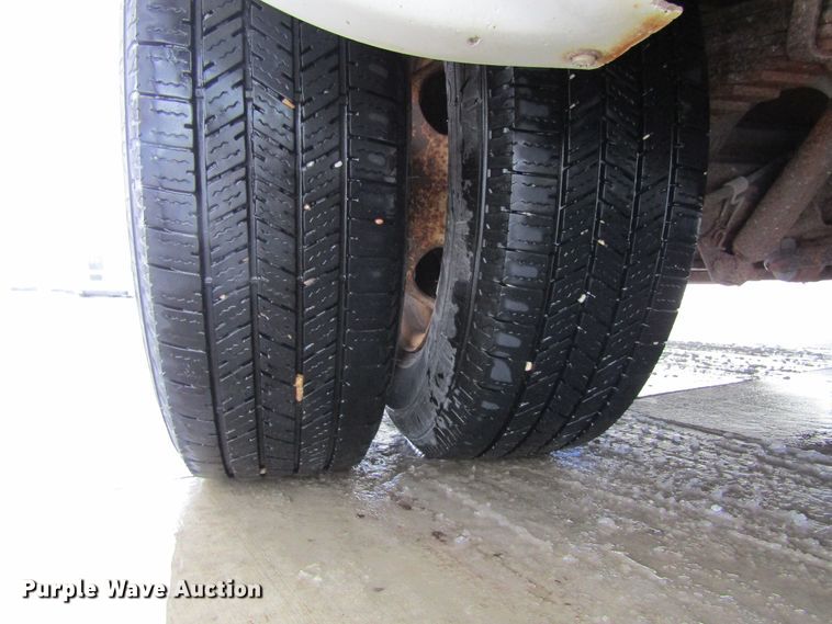 image for item GC9788 2009 Ford E450  shuttle bus