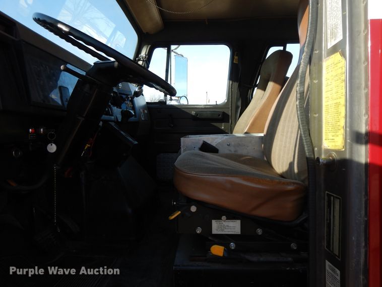 image for item GK9693 1993 International  E-One pumper fire truck