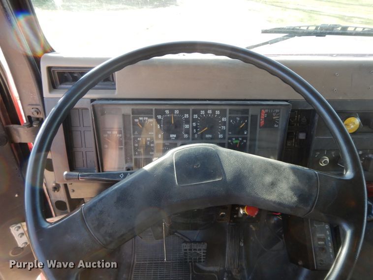 image for item GK9693 1993 International  E-One pumper fire truck