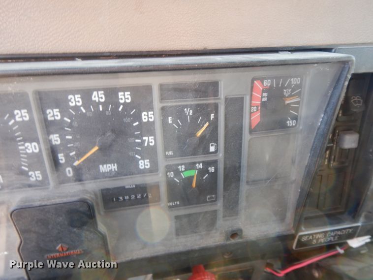 image for item GK9693 1993 International  E-One pumper fire truck