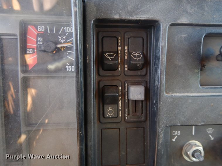 image for item GK9693 1993 International  E-One pumper fire truck