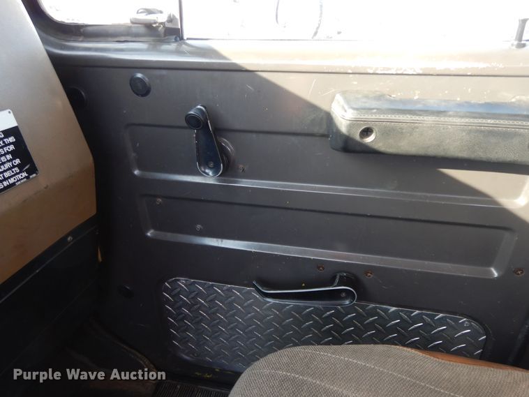 image for item GK9693 1993 International  E-One pumper fire truck