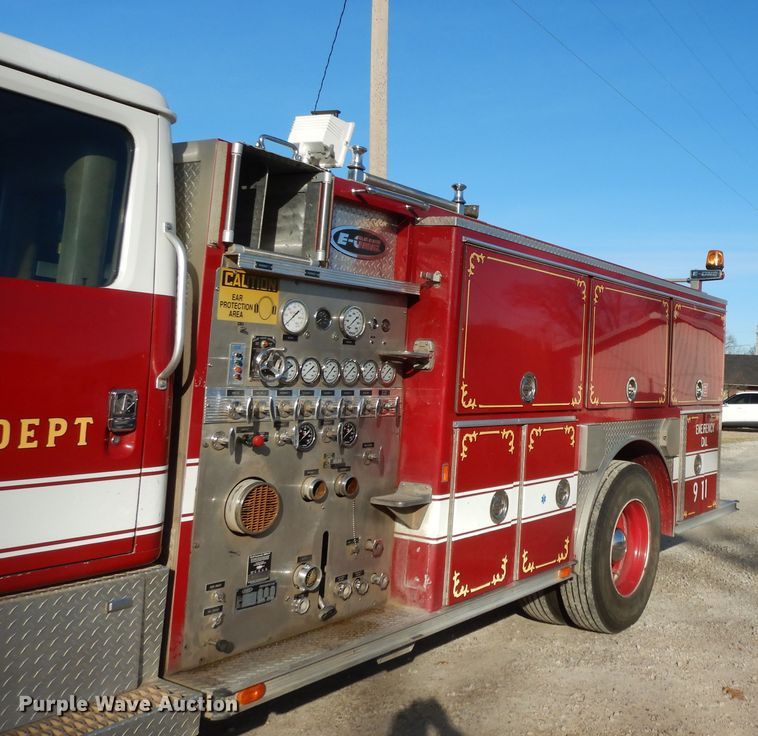 image for item GK9693 1993 International  E-One pumper fire truck