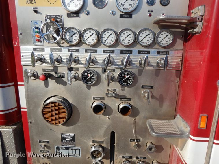 image for item GK9693 1993 International  E-One pumper fire truck