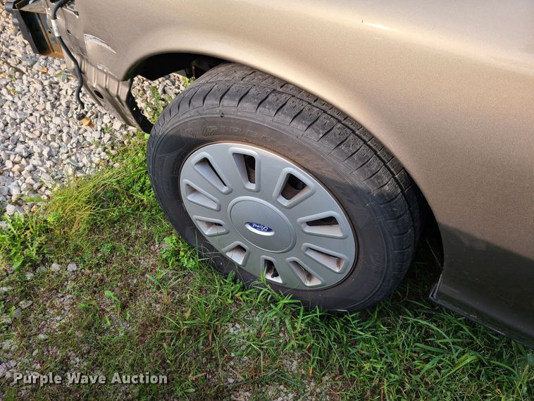image for item GY9608 2008 Ford Crown Victoria Police Interceptor