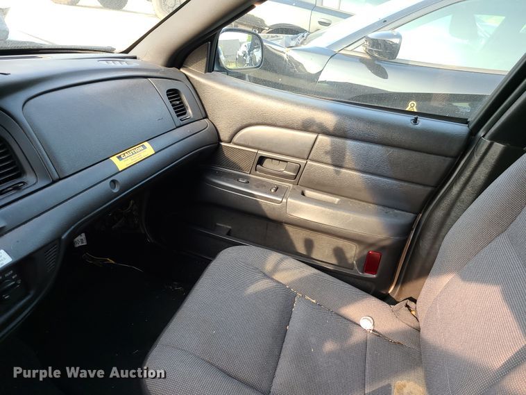 image for item GY9612 2007 Ford Crown Victoria Police Interceptor