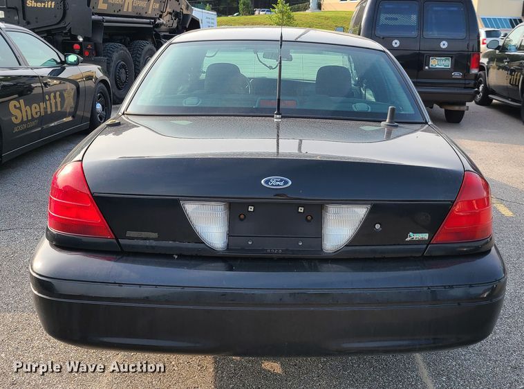 image for item GY9613 2009 Ford Crown Victoria Police Interceptor