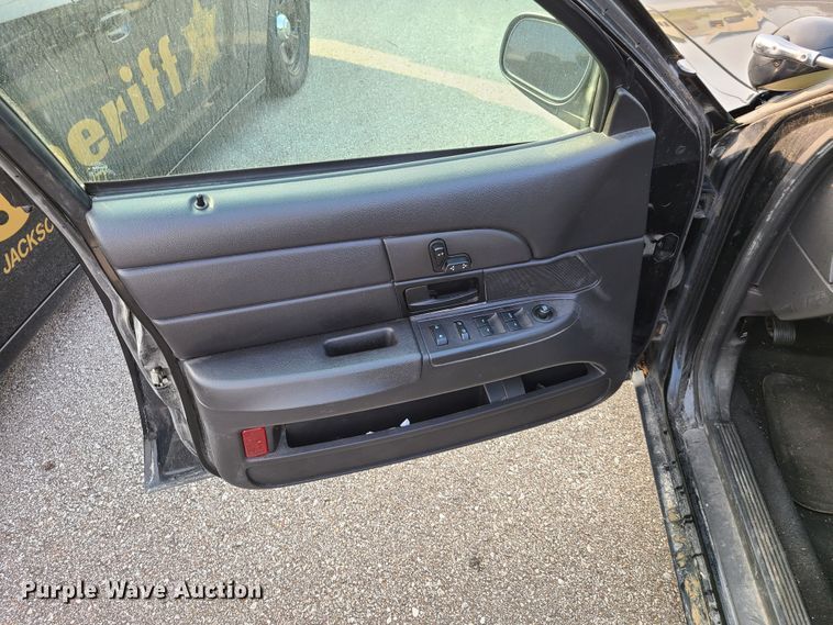 image for item GY9613 2009 Ford Crown Victoria Police Interceptor