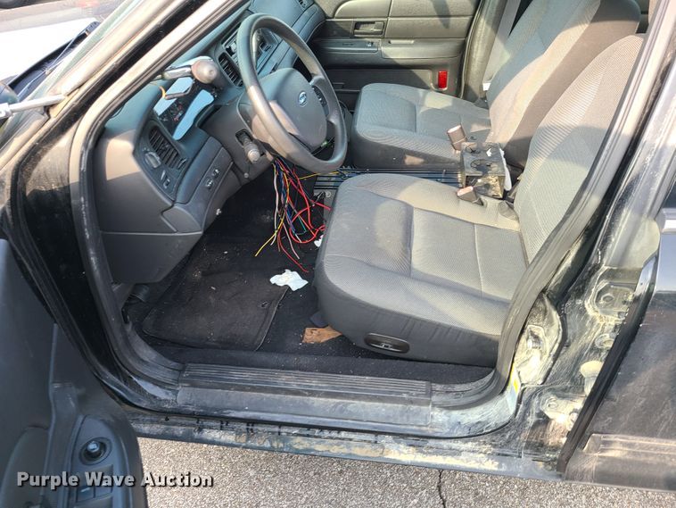 image for item GY9613 2009 Ford Crown Victoria Police Interceptor