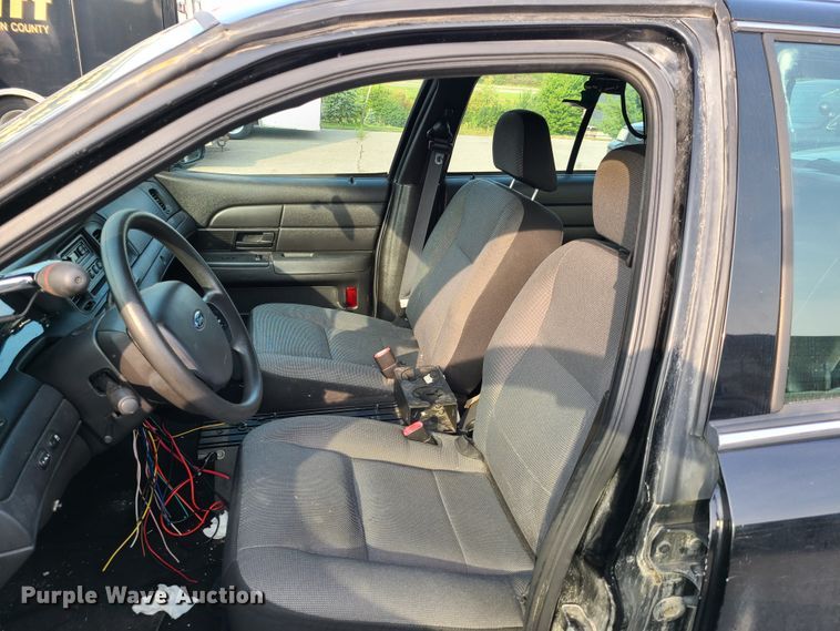 image for item GY9613 2009 Ford Crown Victoria Police Interceptor