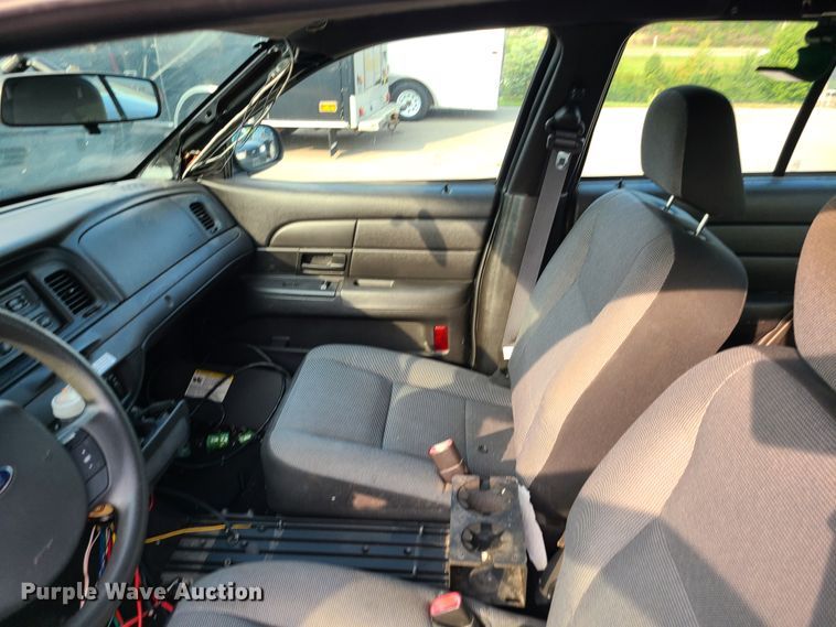 image for item GY9613 2009 Ford Crown Victoria Police Interceptor