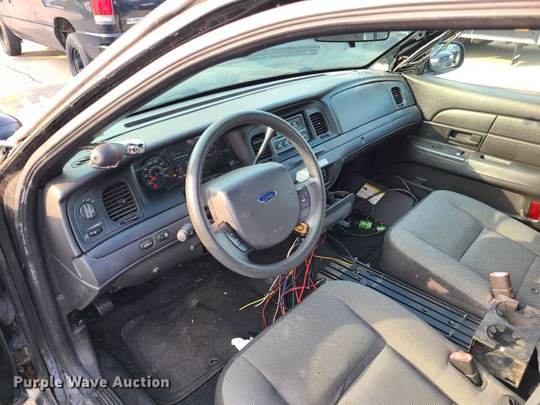image for item GY9613 2009 Ford Crown Victoria Police Interceptor