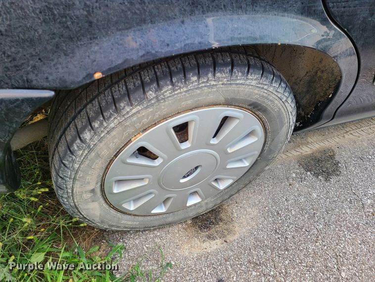 image for item GY9613 2009 Ford Crown Victoria Police Interceptor