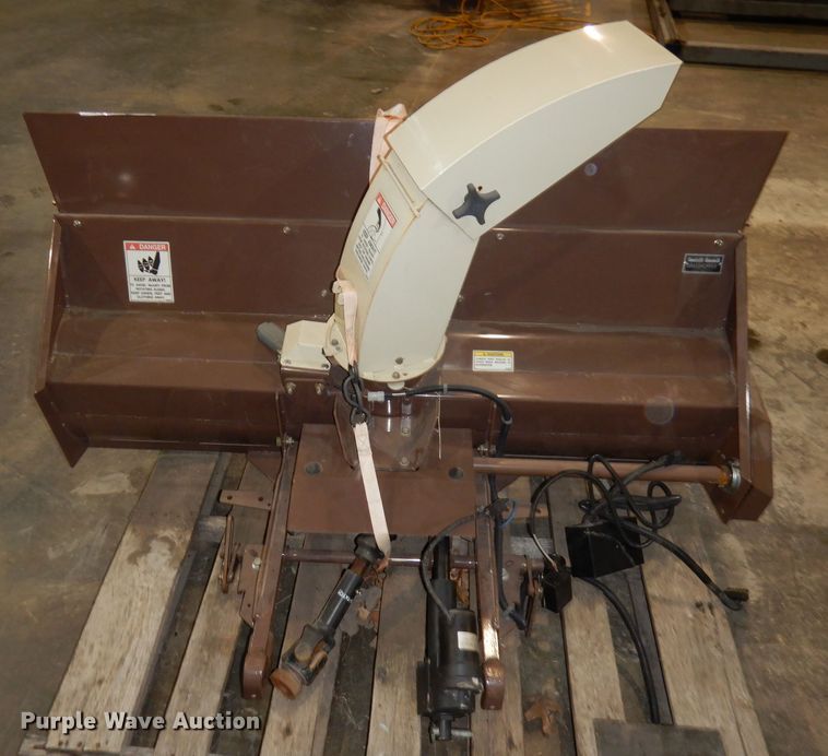 512 snow blower in Manhattan, KS Item HE9450 sold