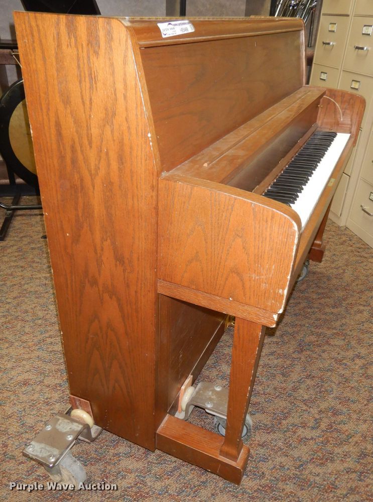 image for item HE9466 Kawai piano