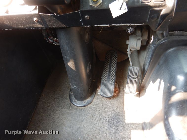 image for item HP9989 2007 Thomas Built Saf-T-Liner MVP EF  school bus