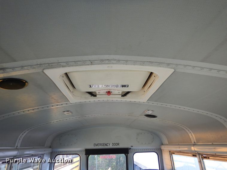 image for item HP9989 2007 Thomas Built Saf-T-Liner MVP EF  school bus