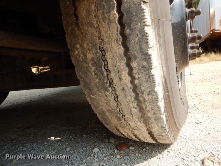 image for item HP9989 2007 Thomas Built Saf-T-Liner MVP EF  school bus