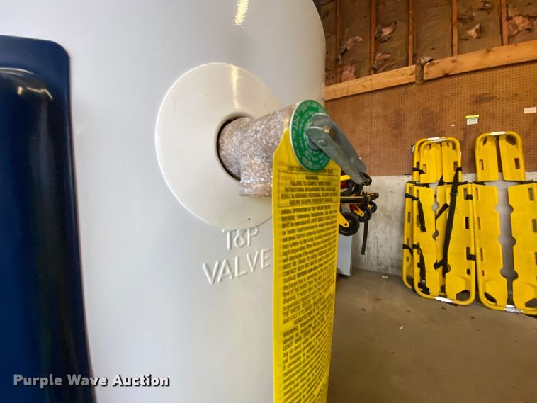 Whirlpool E2F40RD045V water heater in Kissee Mills, MO Item HR9274