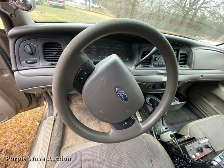 image for item HR9296 2010 Ford Crown Victoria Police Interceptor