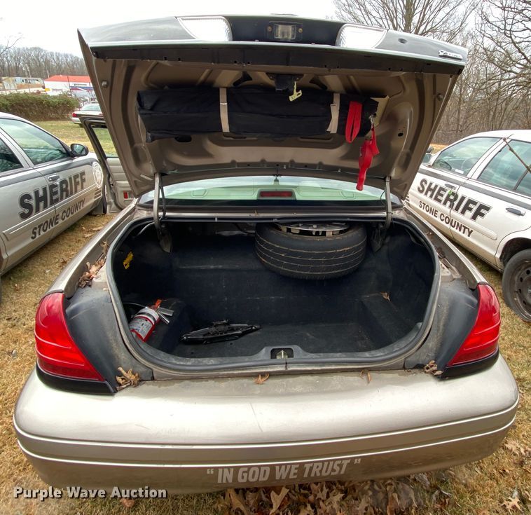 image for item HR9296 2010 Ford Crown Victoria Police Interceptor