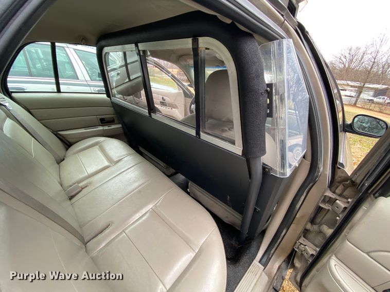 image for item HR9296 2010 Ford Crown Victoria Police Interceptor