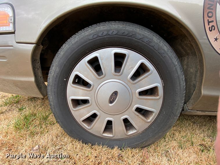 image for item HR9296 2010 Ford Crown Victoria Police Interceptor