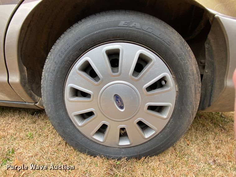 image for item HR9296 2010 Ford Crown Victoria Police Interceptor