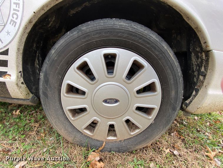 image for item HR9297 2011 Ford Crown Victoria Police Interceptor