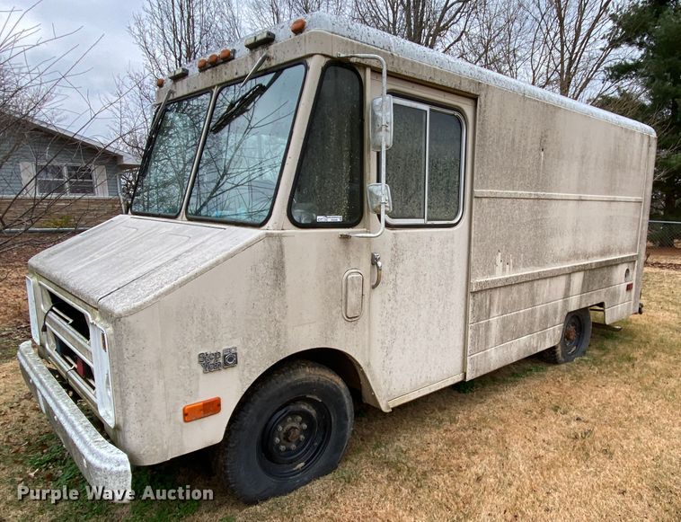 image for item HR9298 1984 Chevrolet P20  delivery truck