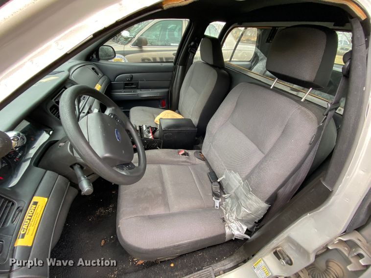 image for item HR9300 2008 Ford Crown Victoria Police Interceptor