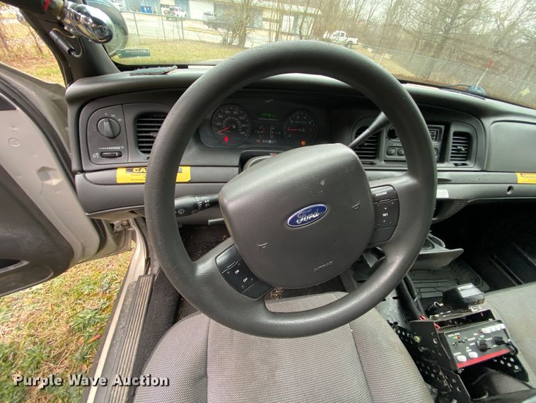 image for item HR9300 2008 Ford Crown Victoria Police Interceptor