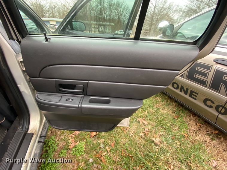 image for item HR9300 2008 Ford Crown Victoria Police Interceptor