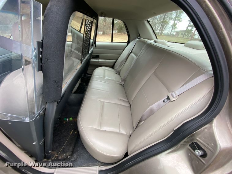 image for item HR9301 2010 Ford Crown Victoria Police Interceptor