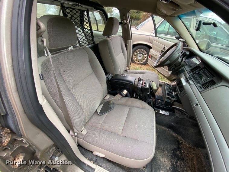 image for item HR9301 2010 Ford Crown Victoria Police Interceptor