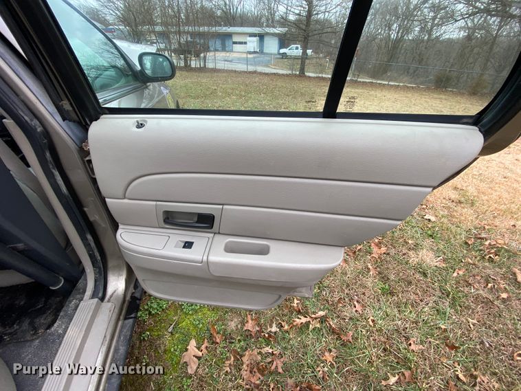 image for item HR9301 2010 Ford Crown Victoria Police Interceptor