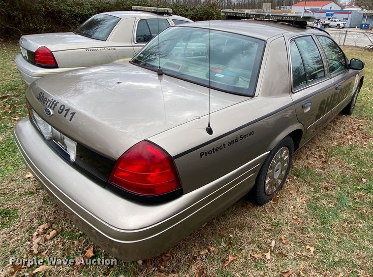 image for item HR9302 2005 Ford Crown Victoria Police Interceptor
