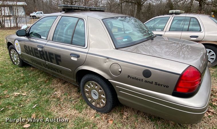 image for item HR9302 2005 Ford Crown Victoria Police Interceptor