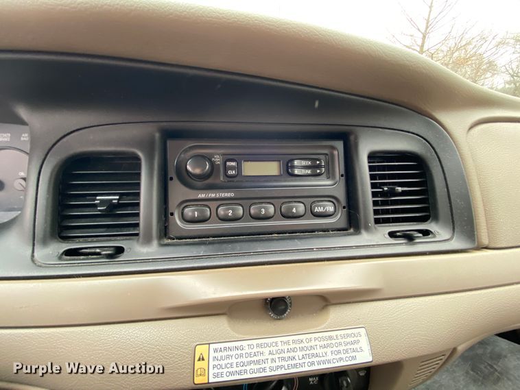 image for item HR9302 2005 Ford Crown Victoria Police Interceptor
