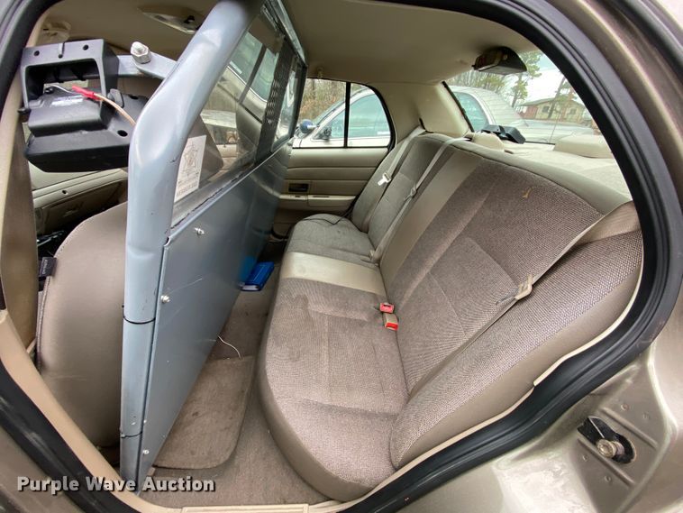image for item HR9302 2005 Ford Crown Victoria Police Interceptor